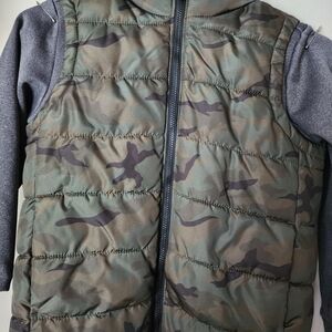 Camouflage Puffer Vest with Gray Sleeves